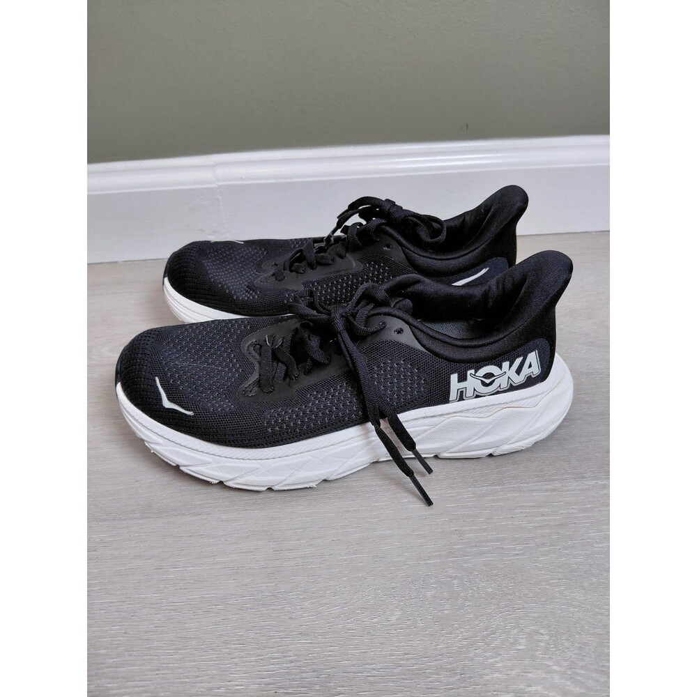 Size 7B - Hoka One One HOKA Arahi 7 Black White Women's Sneakers